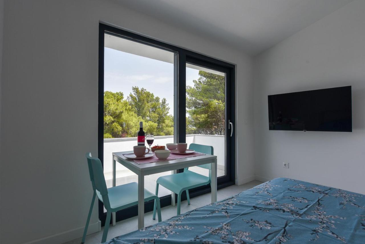 Lazaneo Seafront Apartments, 耶尔萨 外观 照片