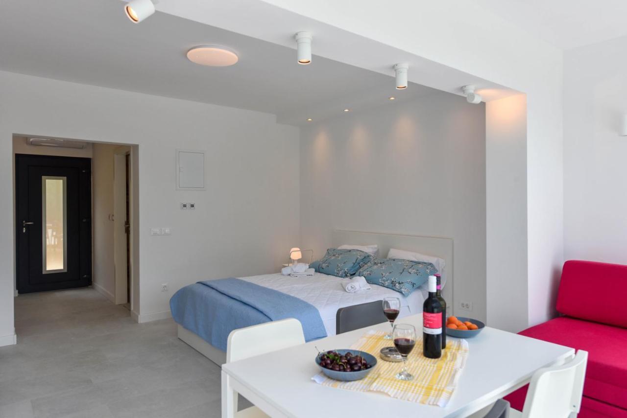 Lazaneo Seafront Apartments, 耶尔萨 外观 照片