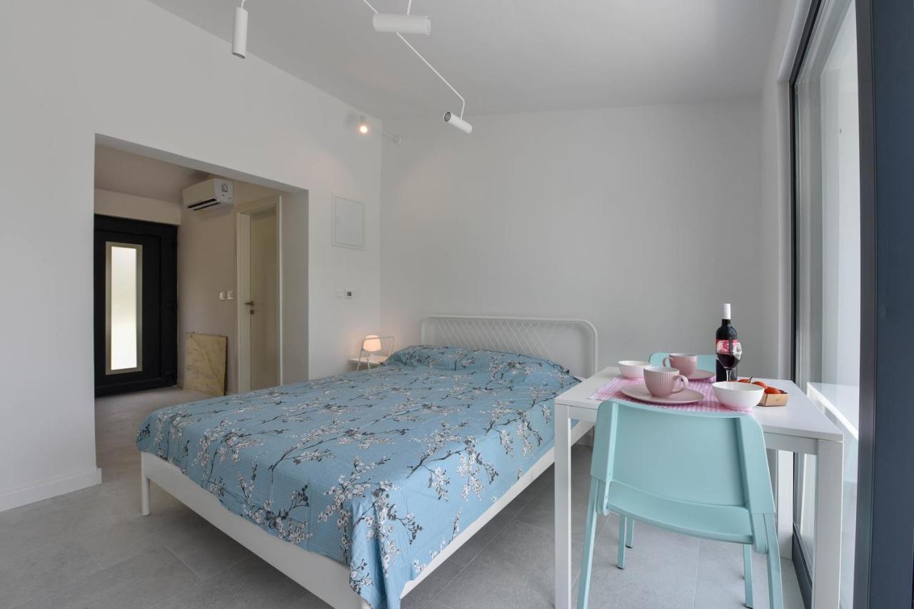 Lazaneo Seafront Apartments, 耶尔萨 外观 照片